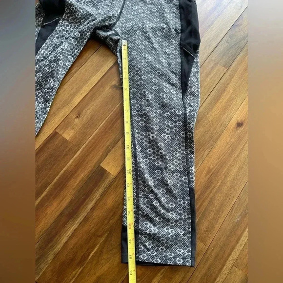 Athleta Capri leggings - Picture 7 of 9